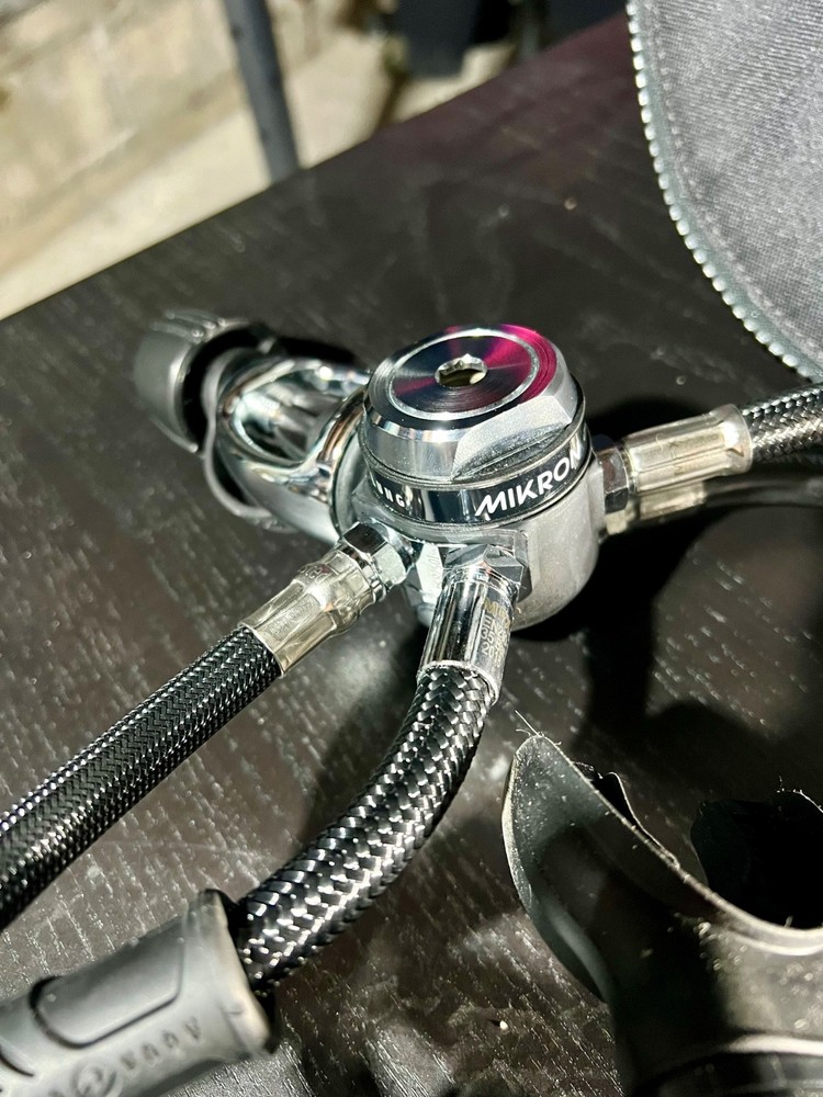 Aqual Lung Mikron w/ HOG Octo Regulators