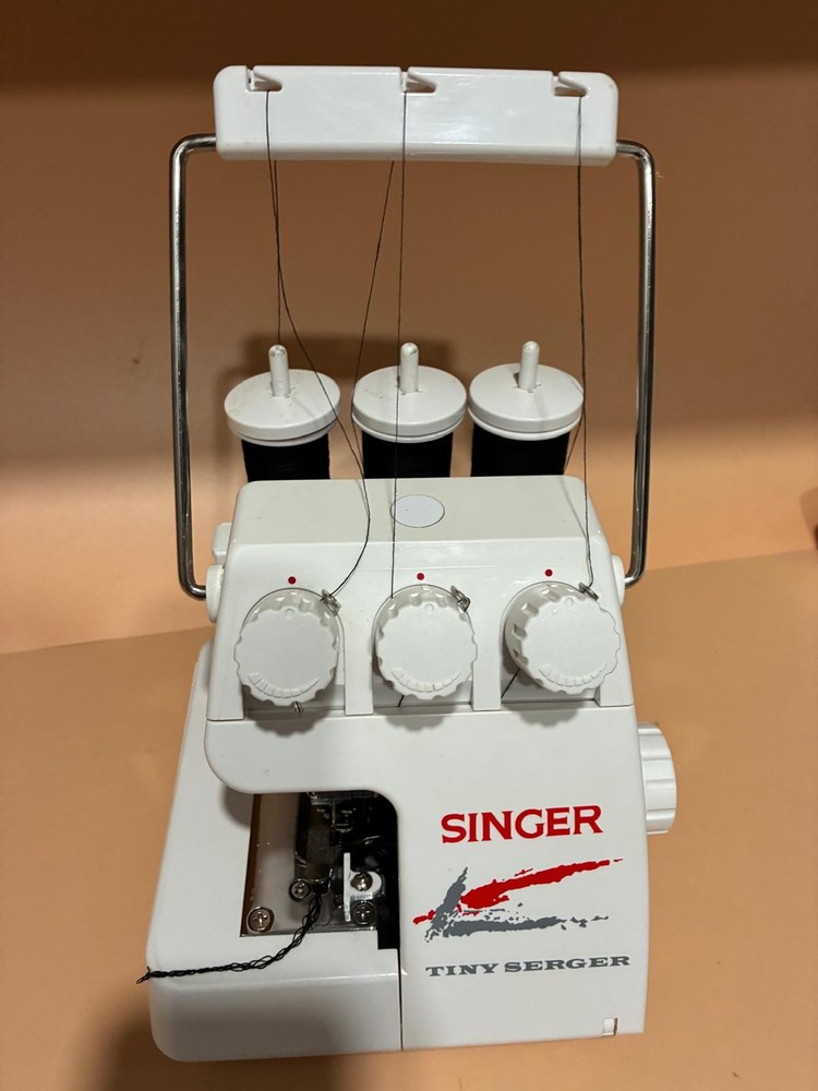 Singer Tiny Serger TS-380 Plus Overedging Machine with Box Power Cord Pedal