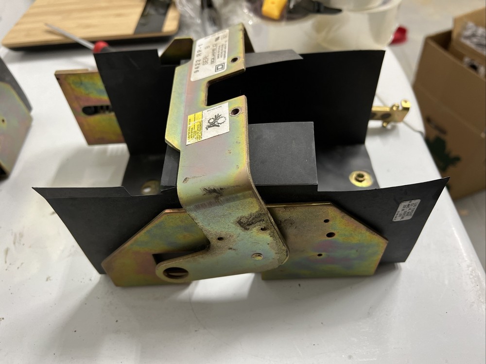 SQUARE D 9422RP1 OPERATING MECHANISM, SER. B