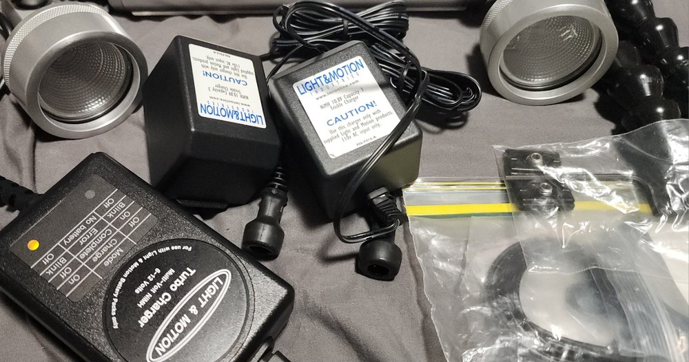 2 Light & Motion Sunray Scuba Dive Lights Vintage Working +