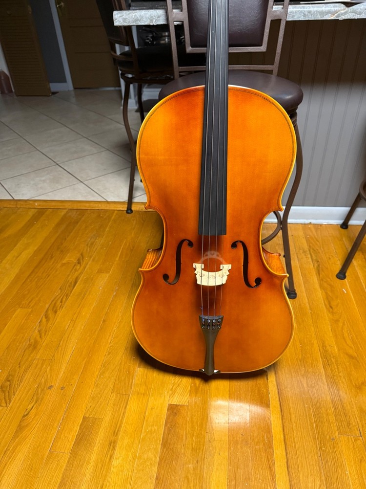 Strobel MC-75 - Size 4/4 Size - Model number MC-75 - 2019, has case and bow