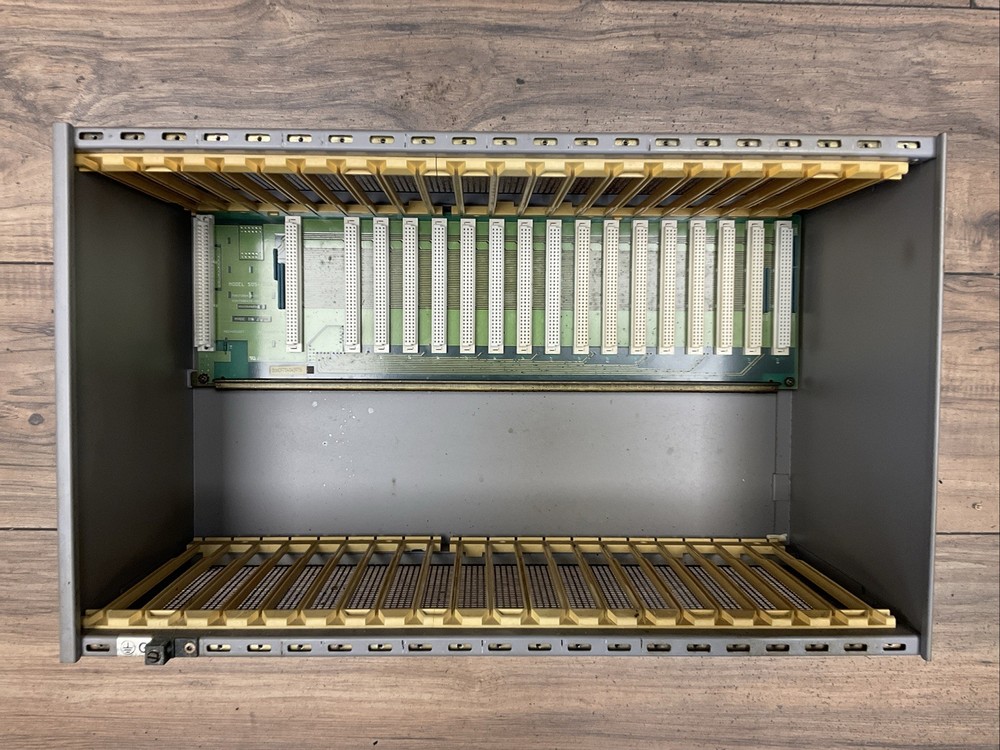 Siemens Simatic Chassis Model 505-6516
