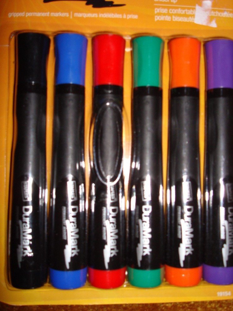 STAPLES DURAMARK GRIPPED PEMANENT MARKERS