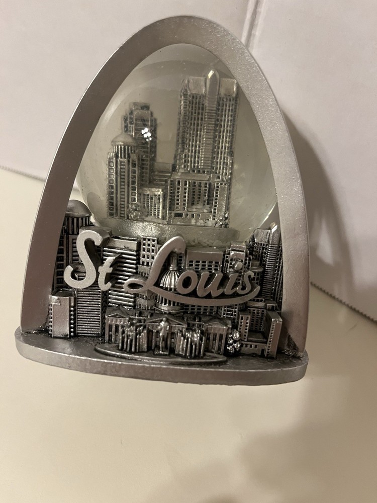 St Louis Arch Sno Globe