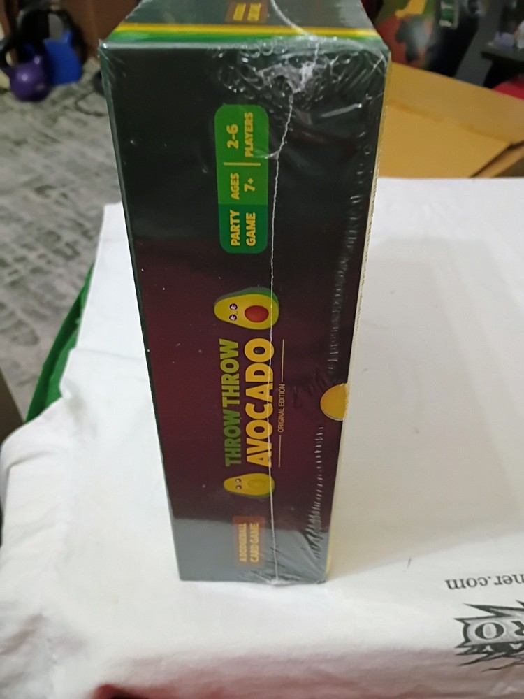 Exploding Kittens Throw Throw Avocado Party Game 2-6 Players Sealed