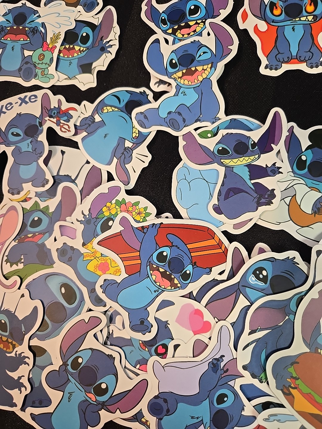 192pc Lilo Stitch & Scrump Gift Bag Party Set Pins Stickers & Slap Bracelets