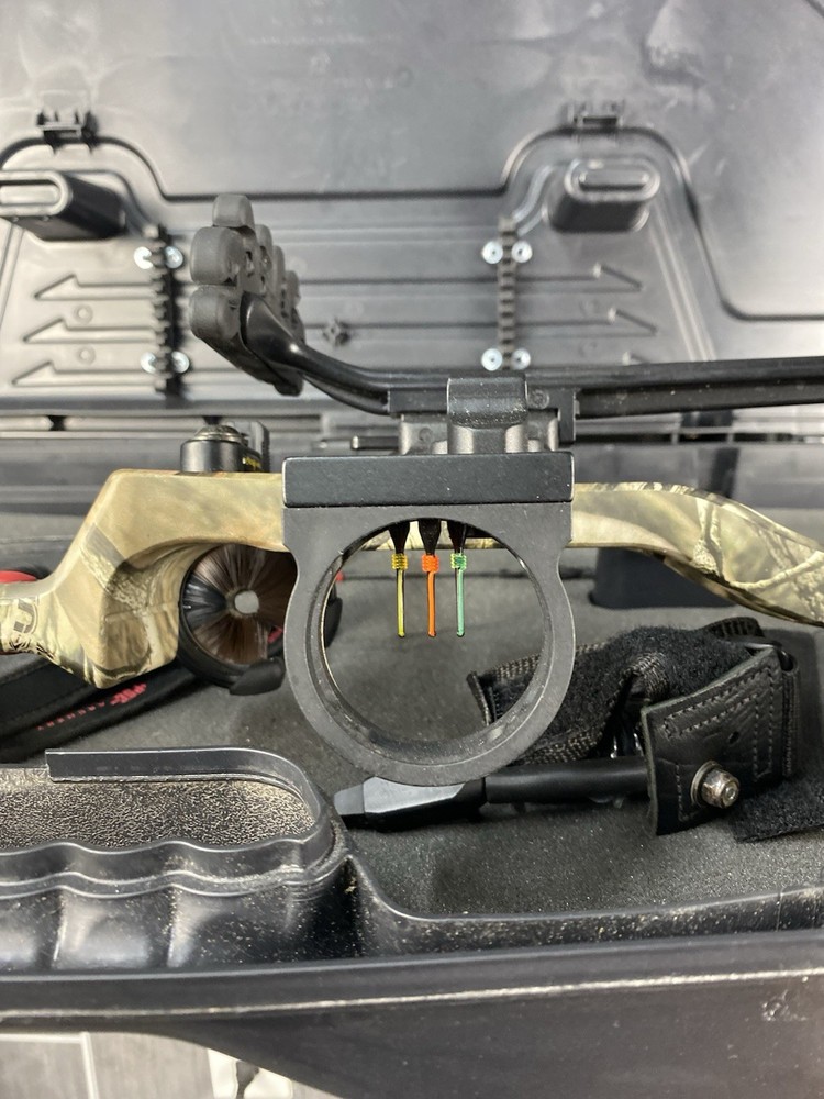 PSE Archery Stinger 3G Right Hand Compound Bow W/ TRUFIRE Trigger & Plano Case