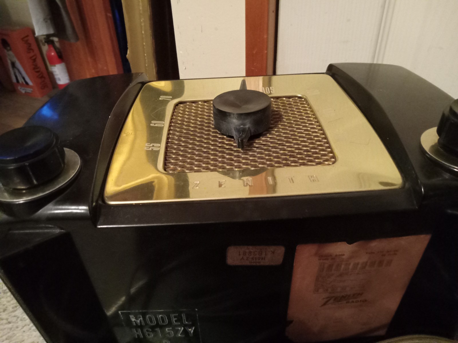 Vntg 1951 Zenith Brown Bakelite Gold Trim 6 Tube Radio Model H-615 ZY Working