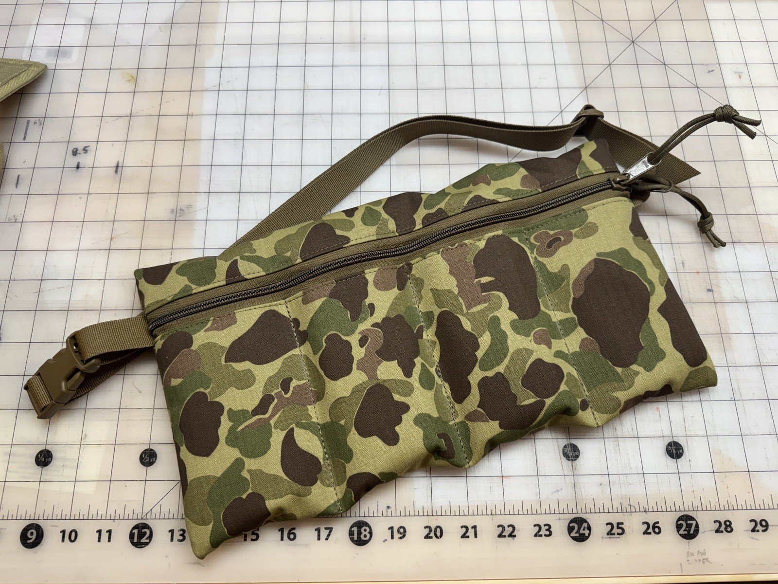 8 Ball Gear Zippered M8 Bandolier, 4 Mag Pouch in Repro WW 2 Frogskin Camo.