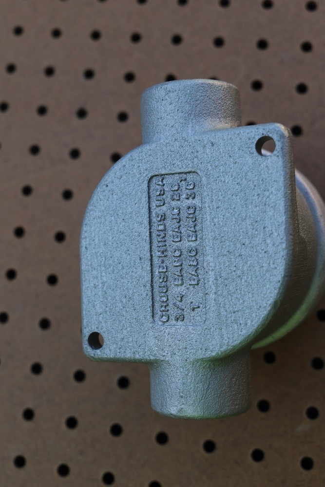 CROUSE HINDS EAJC36 1" with ground screw