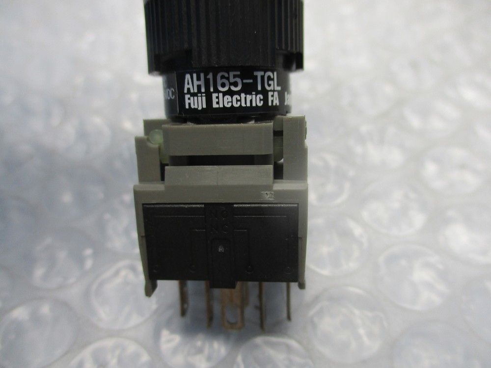 FUJI ELECTRIC AH165-TGL PUSHBUTTON RED NSNP