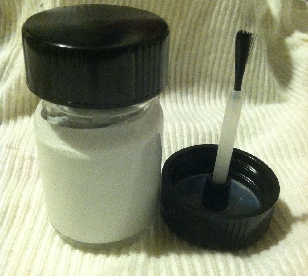 Volkswagen Touch Up Paint Campanella White Code  LR9A