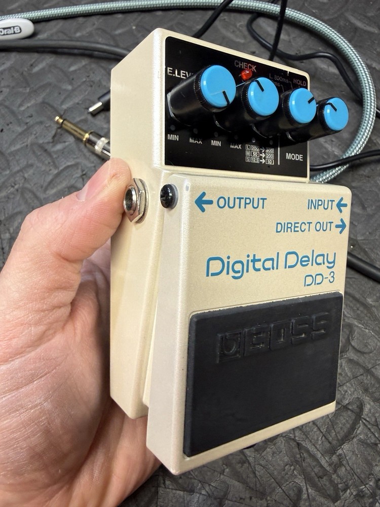Boss DD-3 Digital Delay Electric Guitar Effect Pedal