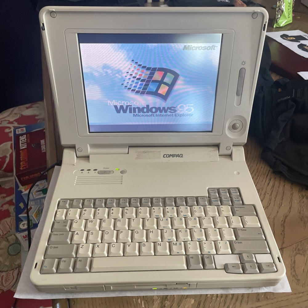 Compaq LTE ELITE 4/75CX Laptop