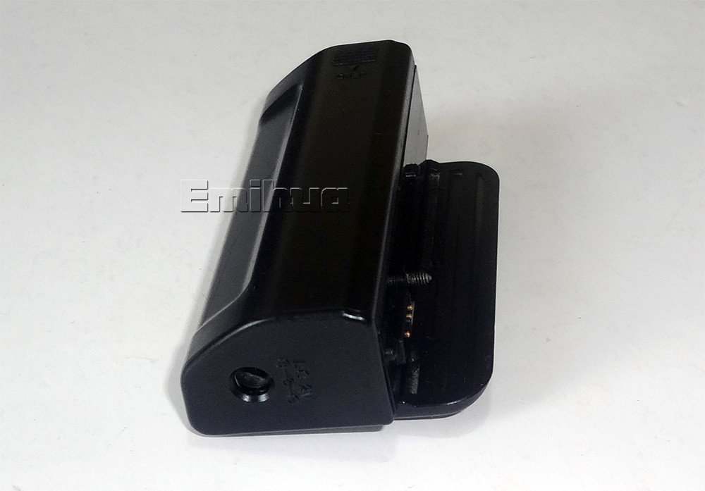 External Case AA Battery for Minidisc Walkman. Input for 2V charger