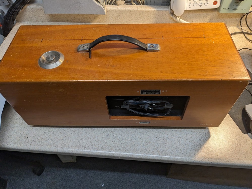 Bruel and Kjaer B&K 3204 Tapping Machine