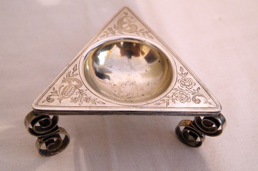 Antique triangular historism silver spice / salt bowl, est. ~ 1800 - 1850