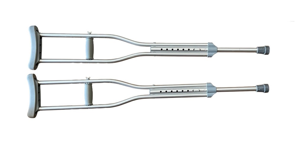 Lightweight Aluminum Crutches, for Patients 4’6”–5’2” Adjustable EUC