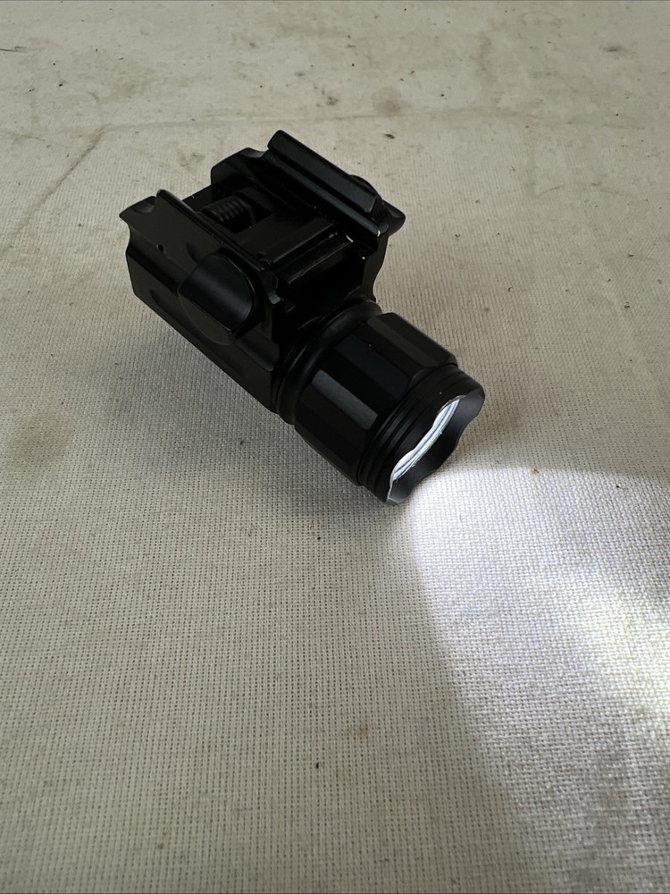 AIM Sports 220 Lumens Sub Compact Light