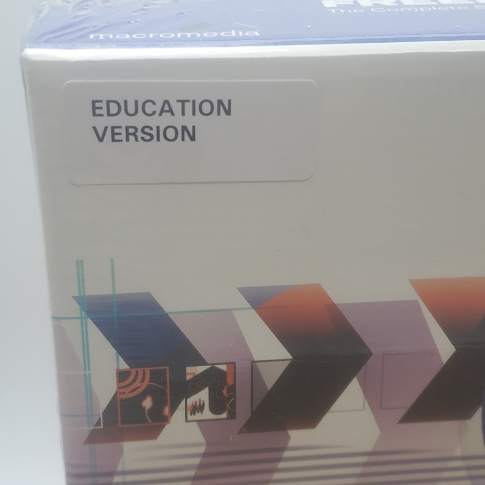 Macromedia Flash 4 & FreeHand 9 Studio – Education Version (PC/Mac) – Sealed