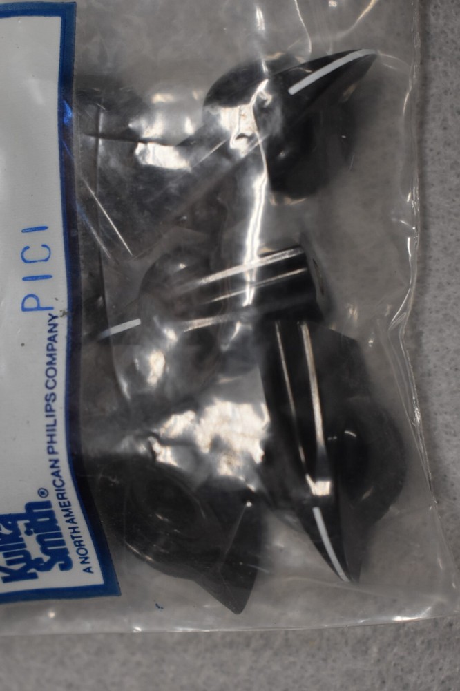 Daka Ware Chickenhead Black Control Knobs With Engraved White Indicator Lines