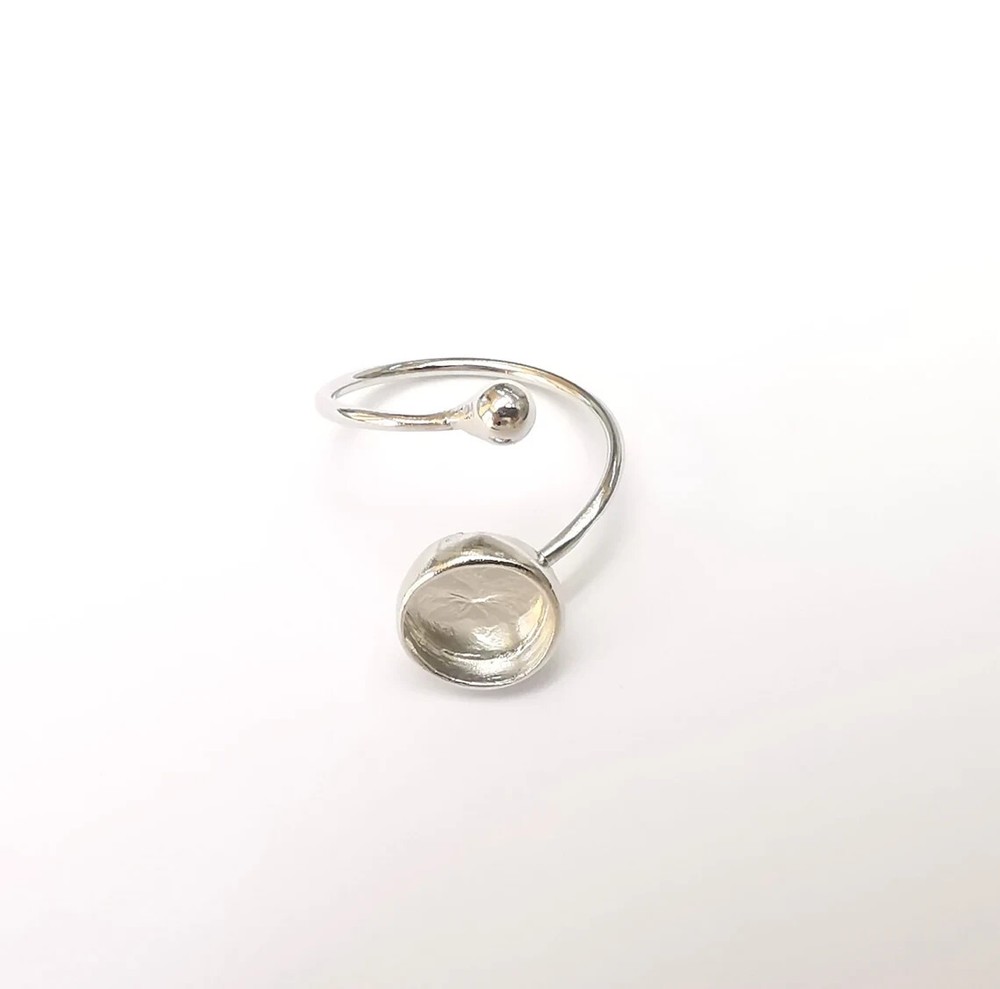 Shiny Silver Rod and Round Ring Setting, Cabochon Blank, Resin Bezel, Ring