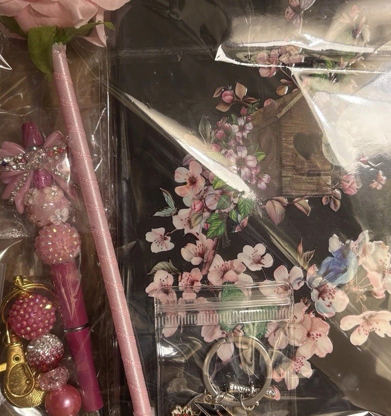 HANDCRAFTED BEADED Key Chain,& NOTE PAD SET Beaded Pen I Kit
