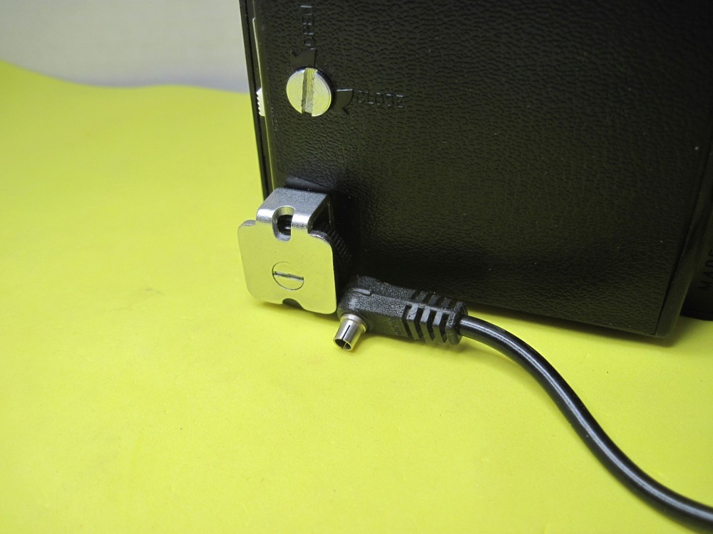 Vintage Gold Crest SR 35 CD Rechargeable Camera Flash