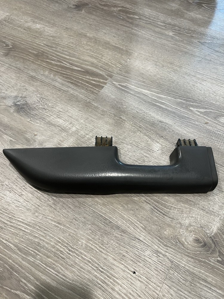 1999-2003 Ford F150 Door Panel Armrest Pull Handle Driver Side Left Gray