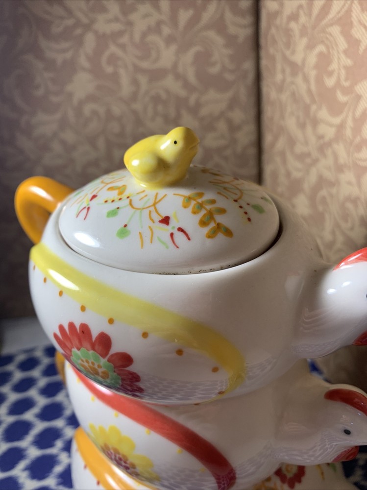 Bisquit Stackable Tea pot chickens Cute!