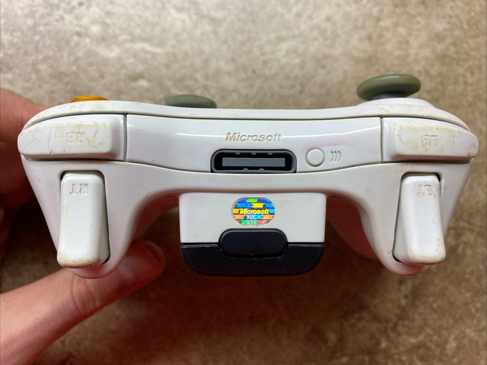 Official Microsoft Xbox 360 White Wireless Controller OEM w/THUMB COVERS!