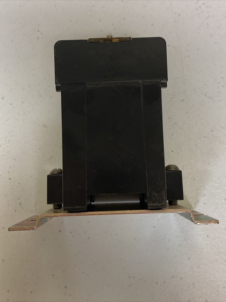 ALLEN BRADLEY 852S-NSD SERIES G SOLID STATE TIMER, 0.5-15 SECOND, 300V AC/DC, 3A