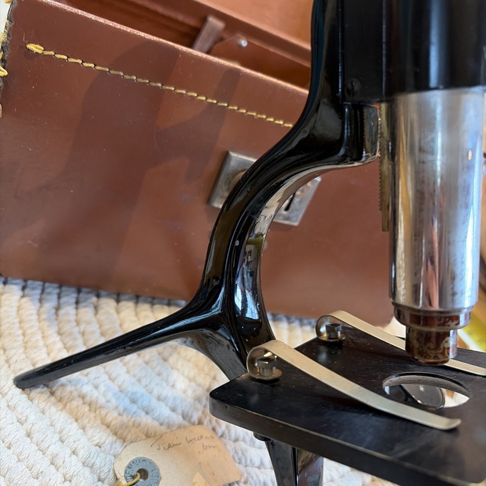 1930's W. Watson & Sons Ltd Microscope Leather carry case & Key Set Instrument