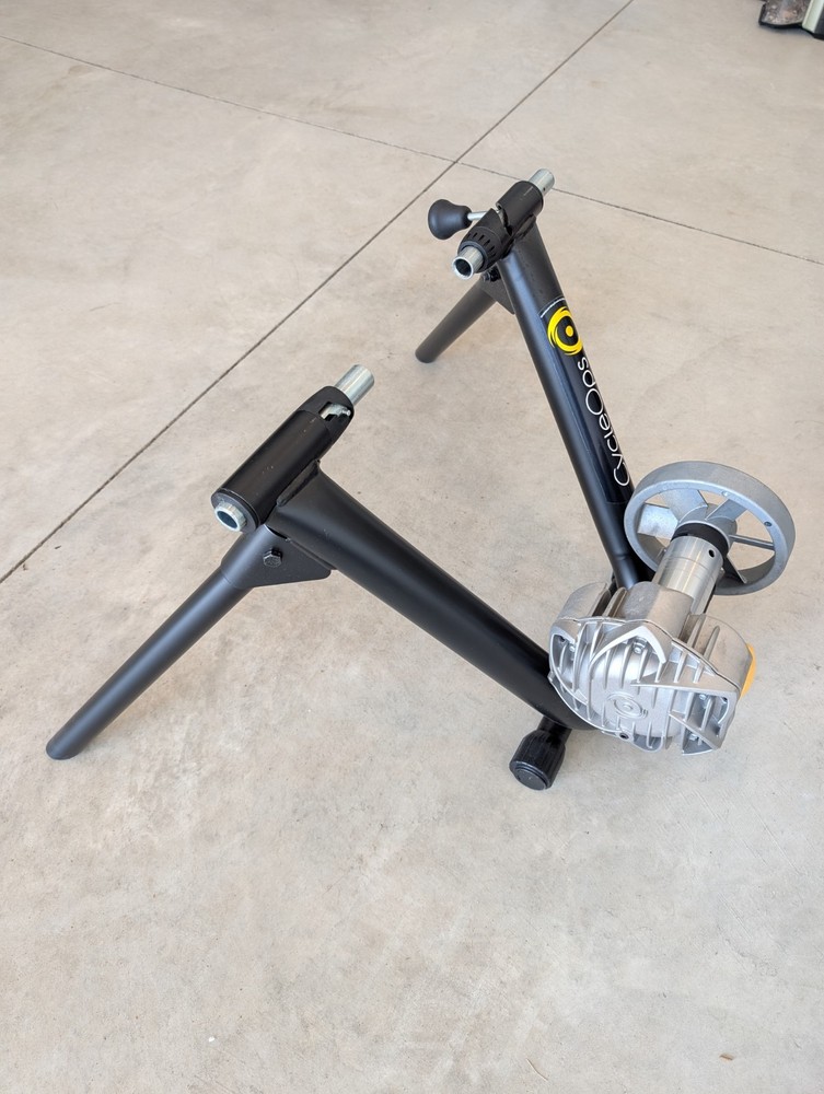 CycleOps Fluid2 Indoor Trainer with front wheel adjustable stand