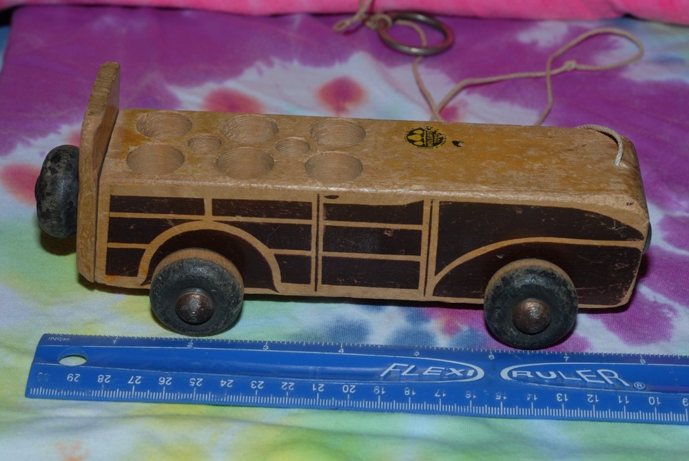 Holgate Toy - rolling pull-along toy