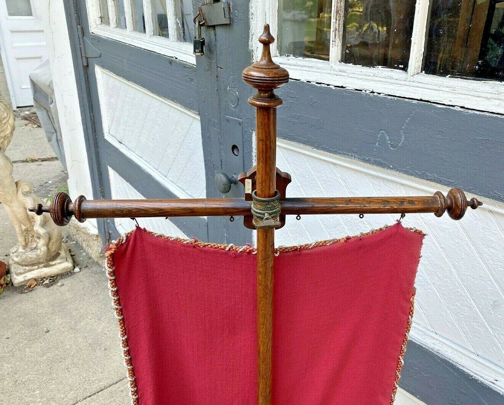 ANTIQUE VICTORIAN OAK & WALNUT BEADED NEEDLEPOINT FIRESCREEN
