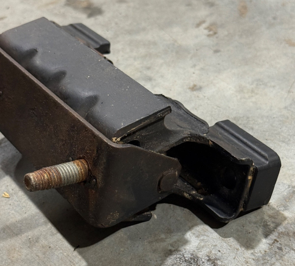 Automatic Transmission Mount 22739529