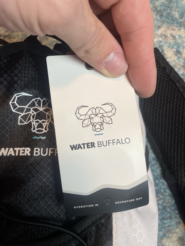 NWT Water Buffalo Road Runner Hydration Backpack – Lightweight with 2L Bladder