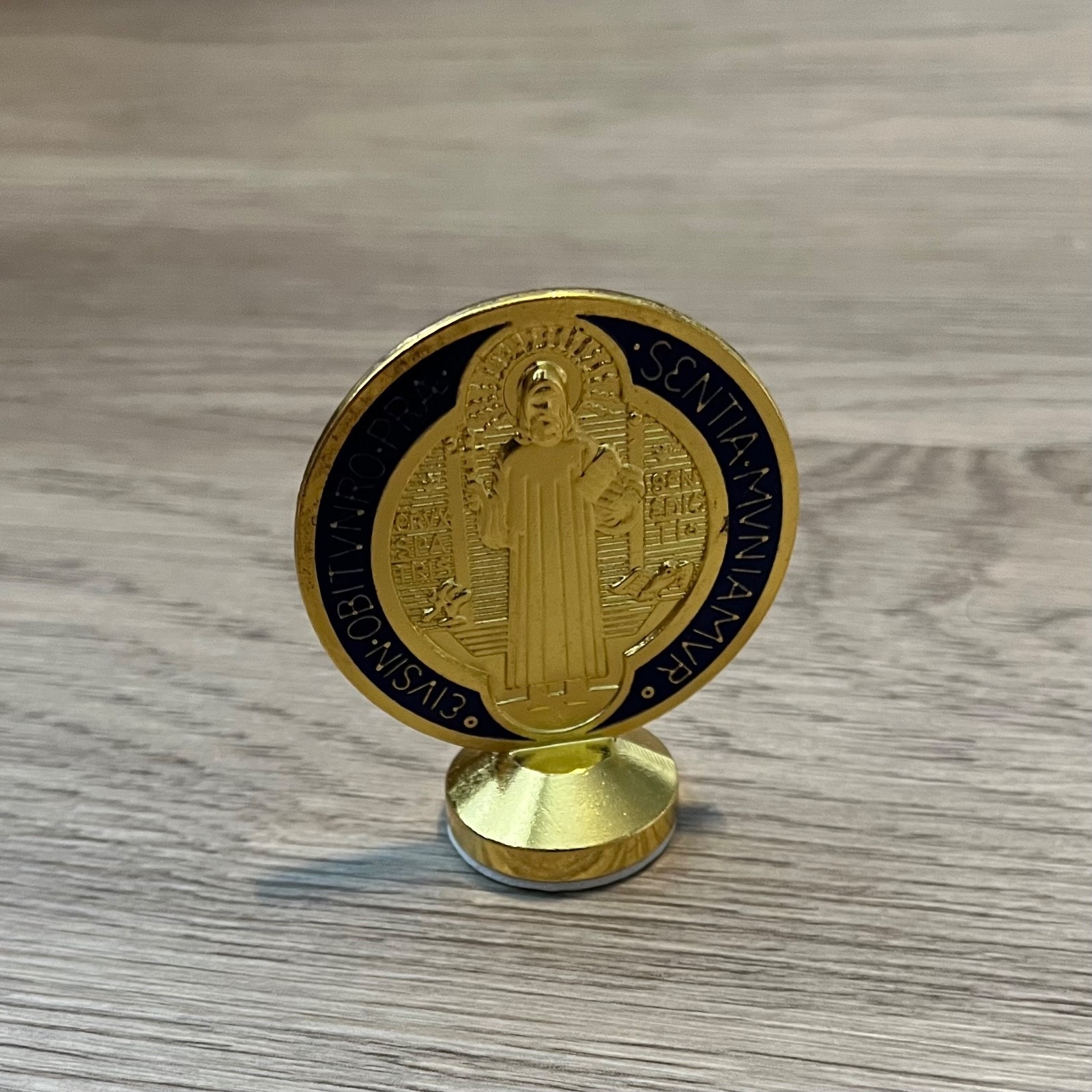 Catholic St Benedict Medal Table Top Desk Car Gold Tone Red Blue San Benito