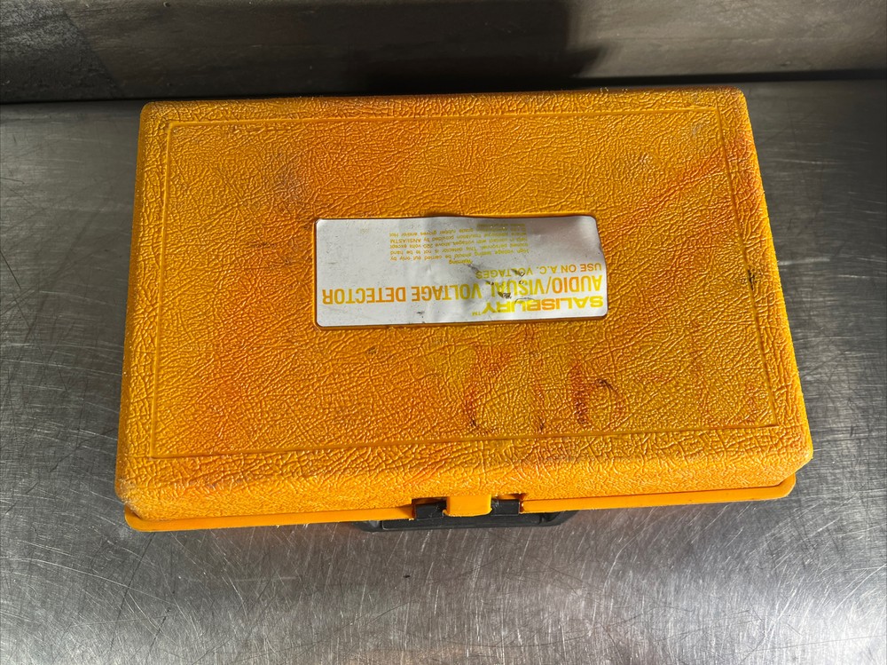 SALISBURY Model WHSCO 4244 Audio Visual AC VOLTAGE DETECTOR. Our #8