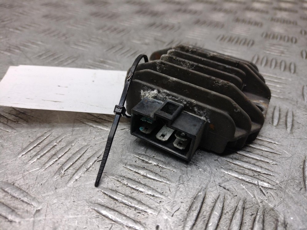 2011 YAMAHA YBR 125 Regulator Recitfier