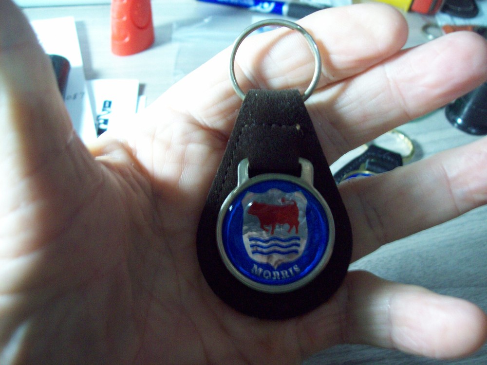 MORRIS  MINI  COOPER   KEY CHAIN....