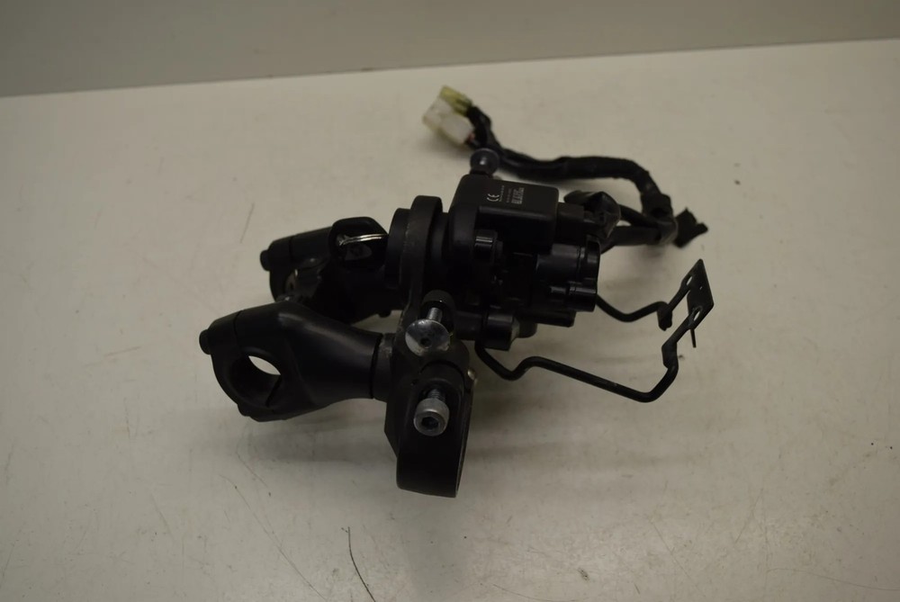 YAMAHA XSR 700 ABS RM11 2015 - Complete lock set tank cap ignition switch set