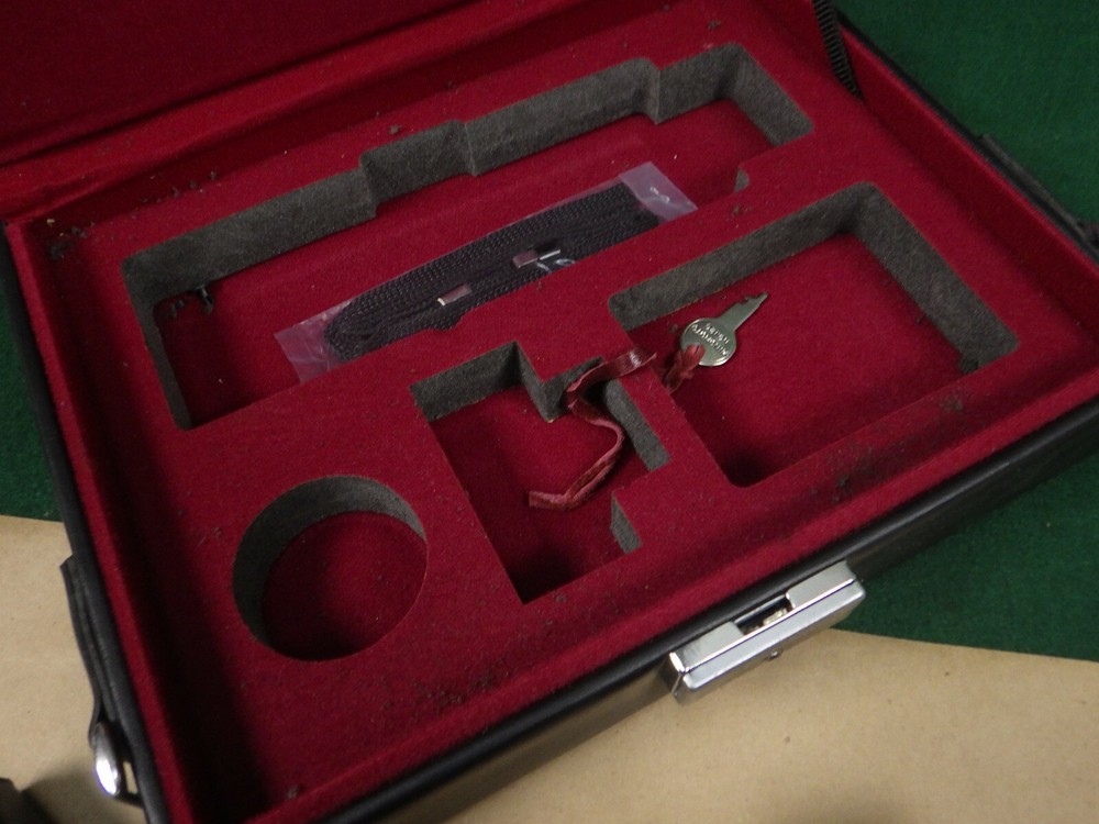 Minolta CL-100 Chroma Meter with case, accessories Works