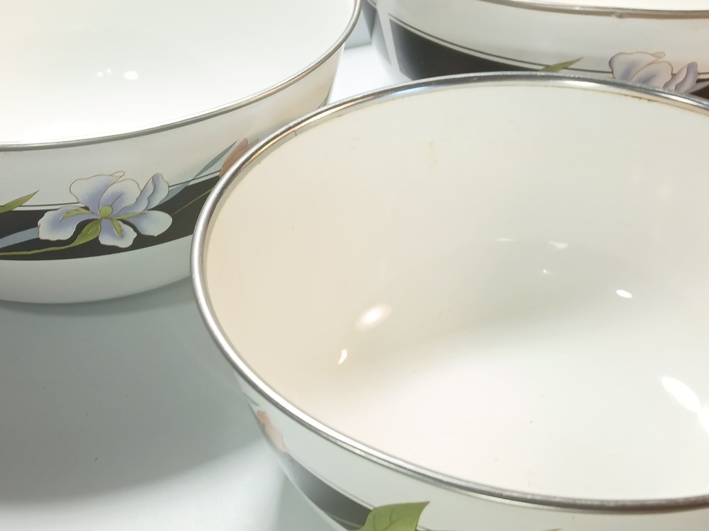 Vintage Enamelware Set Sanyo Cookware Set 3 Bowls + Lids Iris Pattern