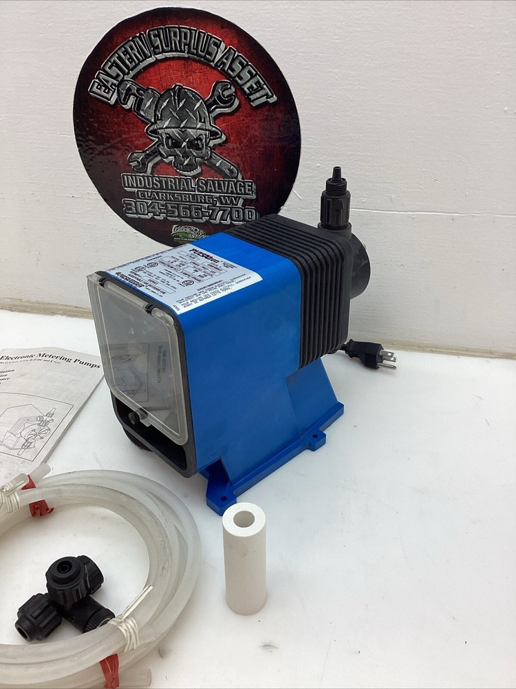 Pulsatron E PLUS Electronic Metering Pump LPB4EA-PHC1-XXX NIB