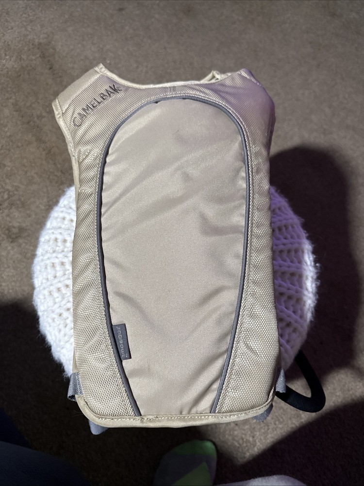 camelbak hydration pack Tan