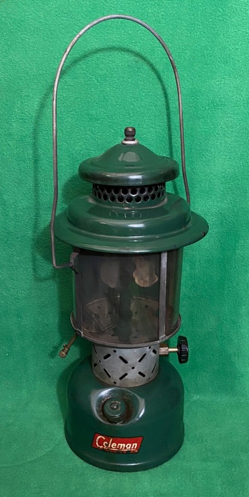 Vintage Coleman Lantern Model 220E