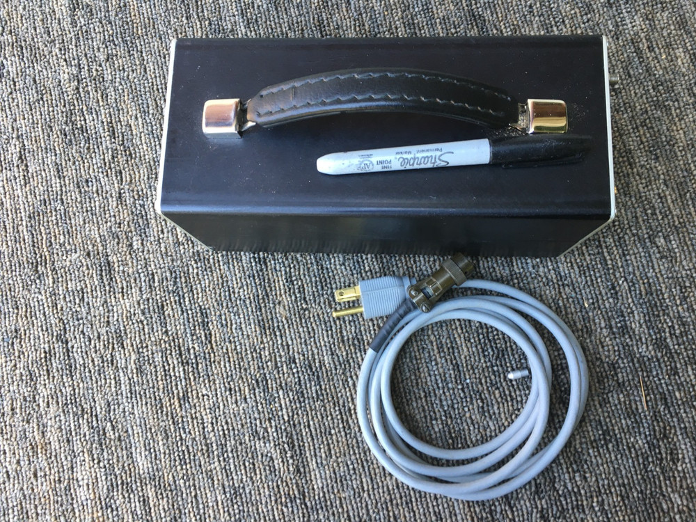 AG&G 820nm Laser Source Class III b. Laser Source