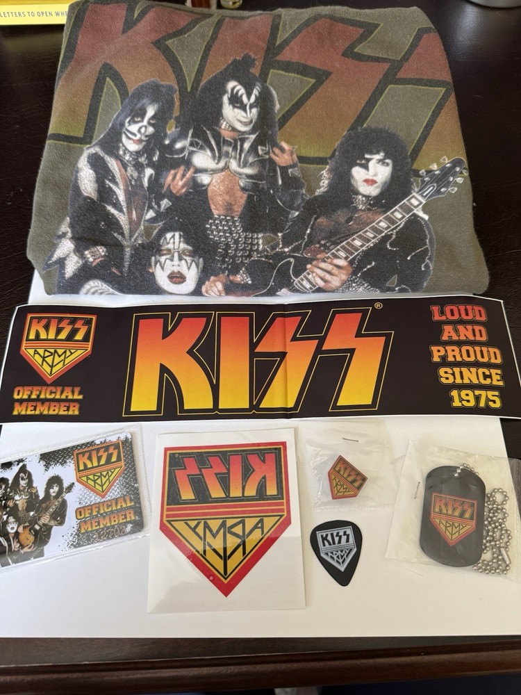 KISS ARMY CLUB MERCHANDISE  KIT 2007